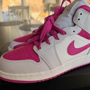 Jordan Air Jordan 1 Mid (GS) White with Pink Accents